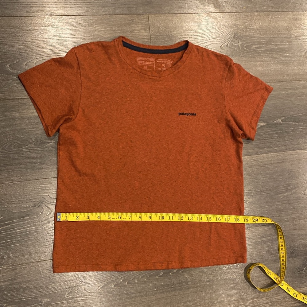 Patagonia P-6 Crop Tee Women’s Medium Burnt Orange Gorpcore Hiking Boho Top - Picture 5 of 6
